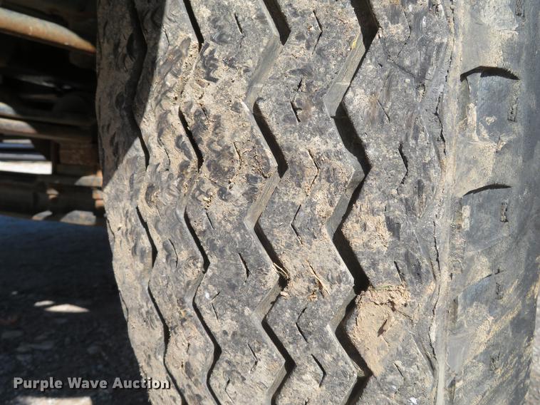 image for item DG3914 1993 GMC TopKick C5500 dump flatbed truck