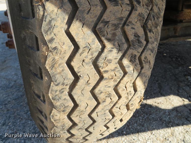 image for item DG3914 1993 GMC TopKick C5500 dump flatbed truck