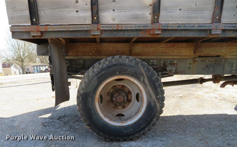 image for item DG3914 1993 GMC TopKick C5500 dump flatbed truck