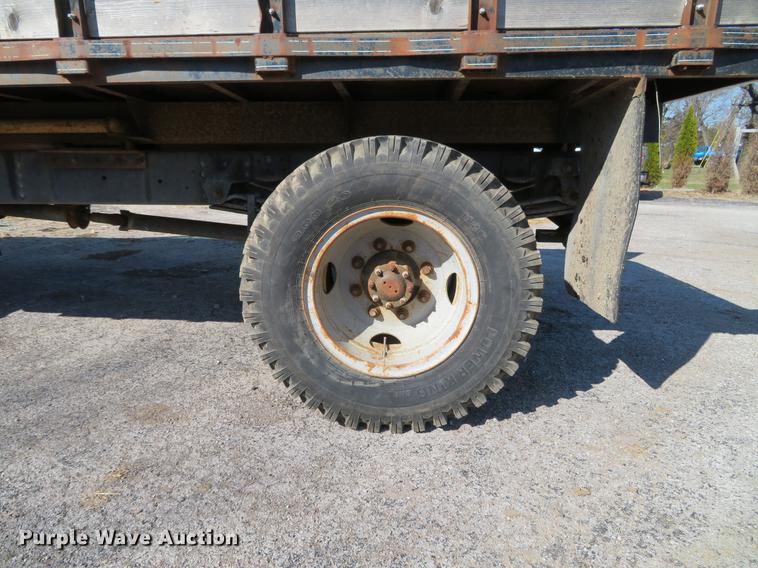 image for item DG3914 1993 GMC TopKick C5500 dump flatbed truck