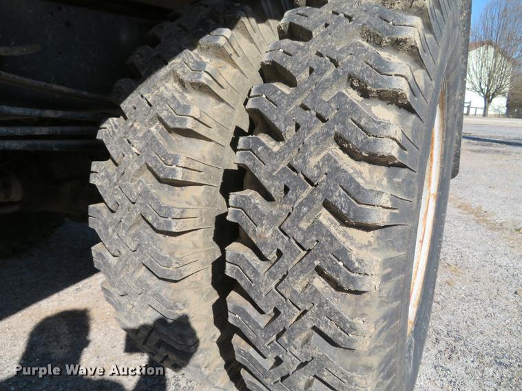 image for item DG3914 1993 GMC TopKick C5500 dump flatbed truck