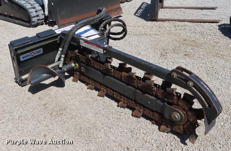 image for item DN9048 2009 Bobcat LT313 trencher