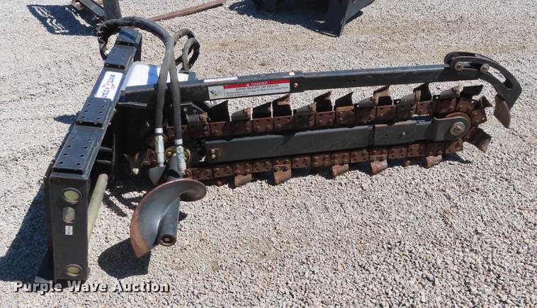 image for item DN9048 2009 Bobcat LT313 trencher