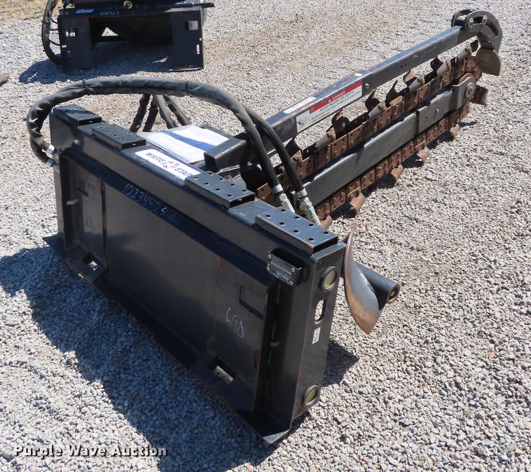 image for item DN9048 2009 Bobcat LT313 trencher