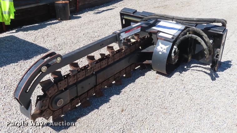 image for item DN9048 2009 Bobcat LT313 trencher