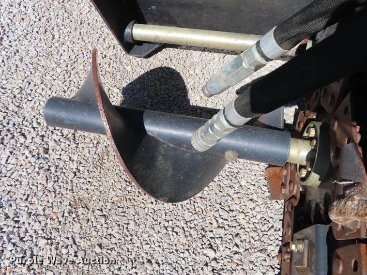 image for item DN9048 2009 Bobcat LT313 trencher