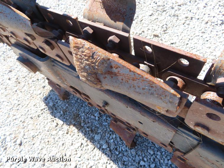 image for item DN9048 2009 Bobcat LT313 trencher