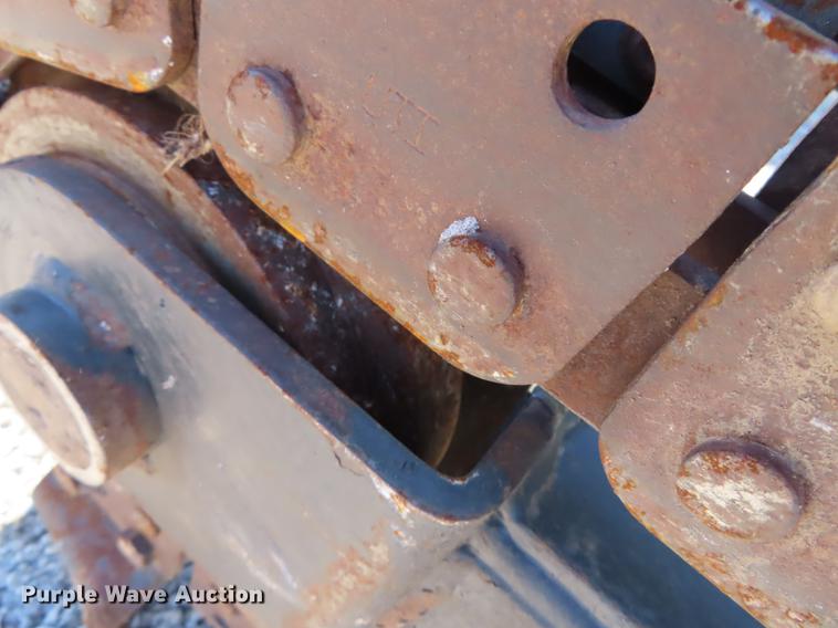 image for item DN9048 2009 Bobcat LT313 trencher