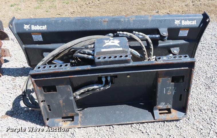 image for item DN9049 2009 Bobcat Dozer68 skid steer six-way dozer blade