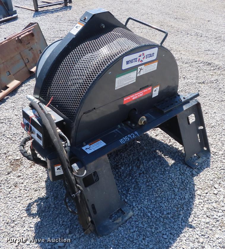 image for item DN9051 2011 Bobcat M1 cement mixer