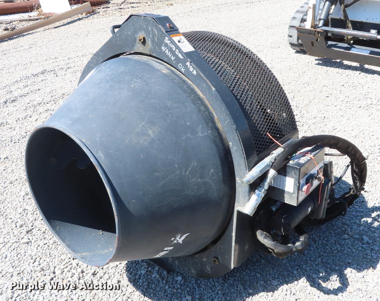 image for item DN9051 2011 Bobcat M1 cement mixer