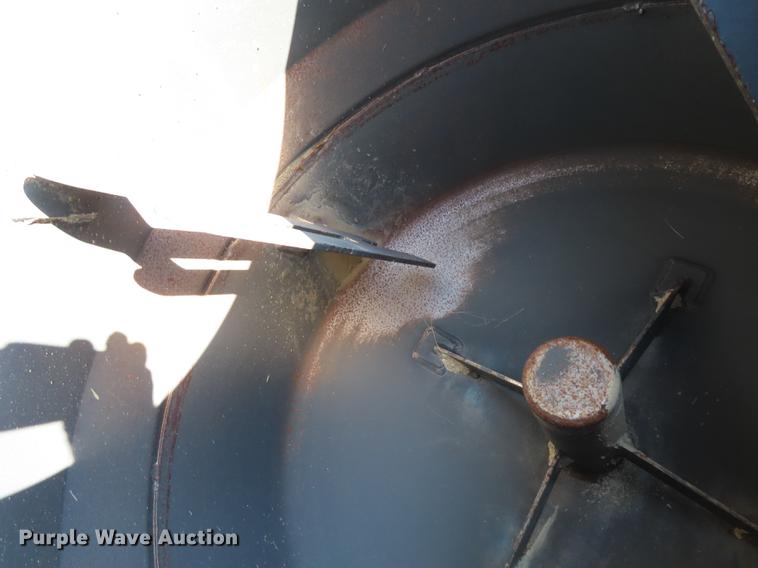 image for item DN9051 2011 Bobcat M1 cement mixer