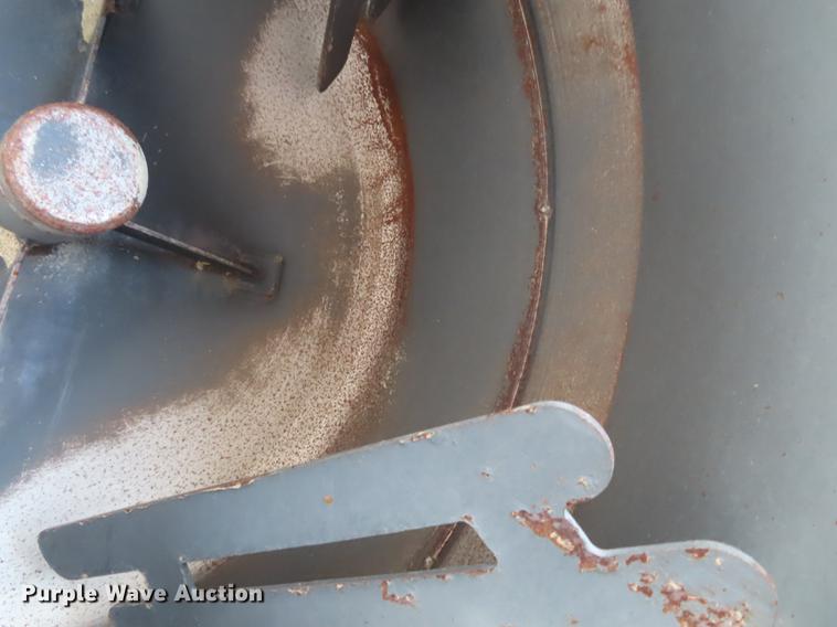 image for item DN9051 2011 Bobcat M1 cement mixer