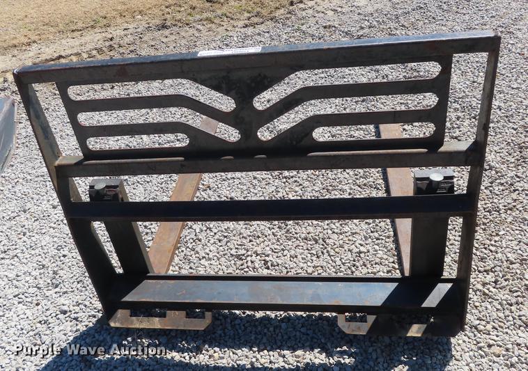 image for item DN9054 Skid steer pallet forks