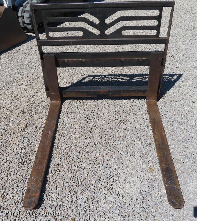 image for item DN9054 Skid steer pallet forks