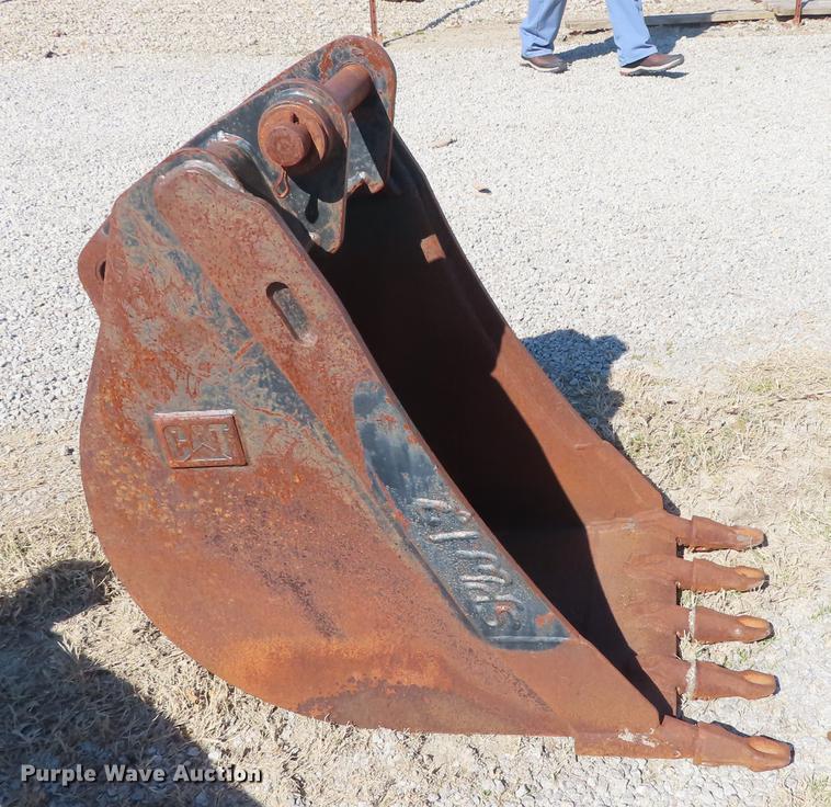 image for item DN9056 Caterpillar 22"W backhoe bucket