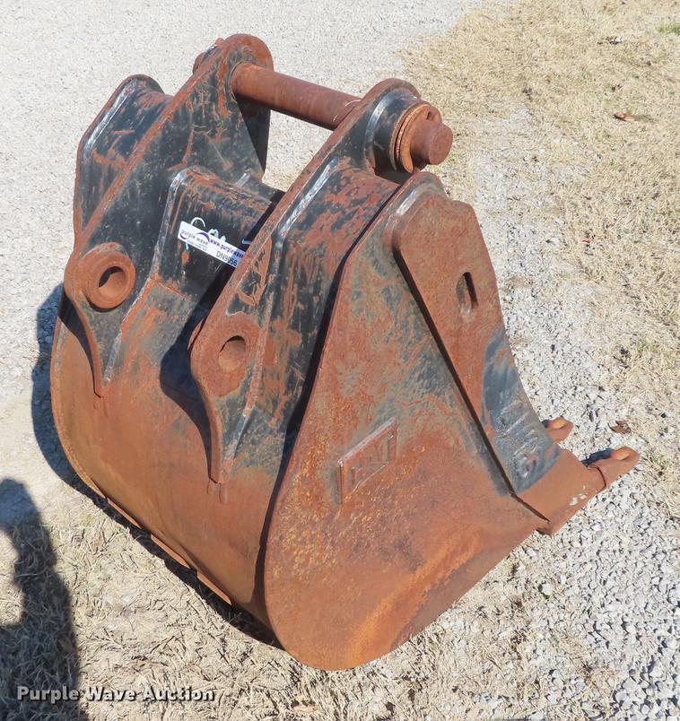 image for item DN9056 Caterpillar 22"W backhoe bucket