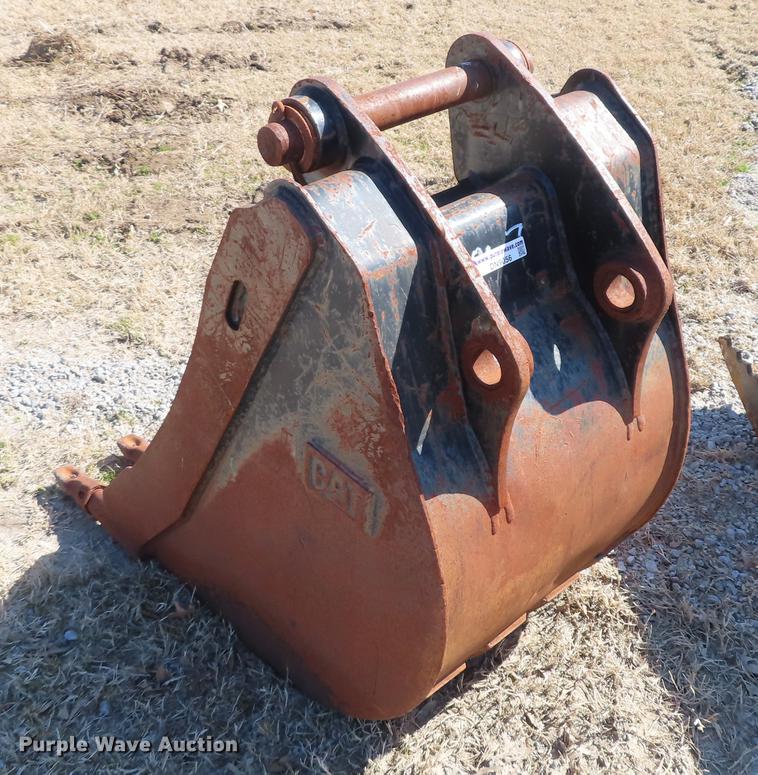 image for item DN9056 Caterpillar 22"W backhoe bucket