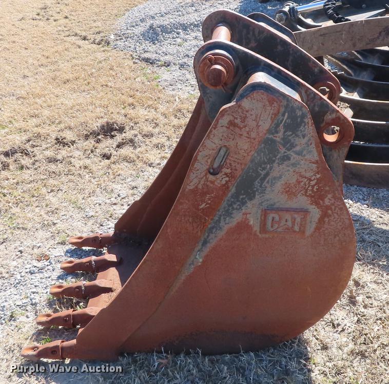 image for item DN9056 Caterpillar 22"W backhoe bucket