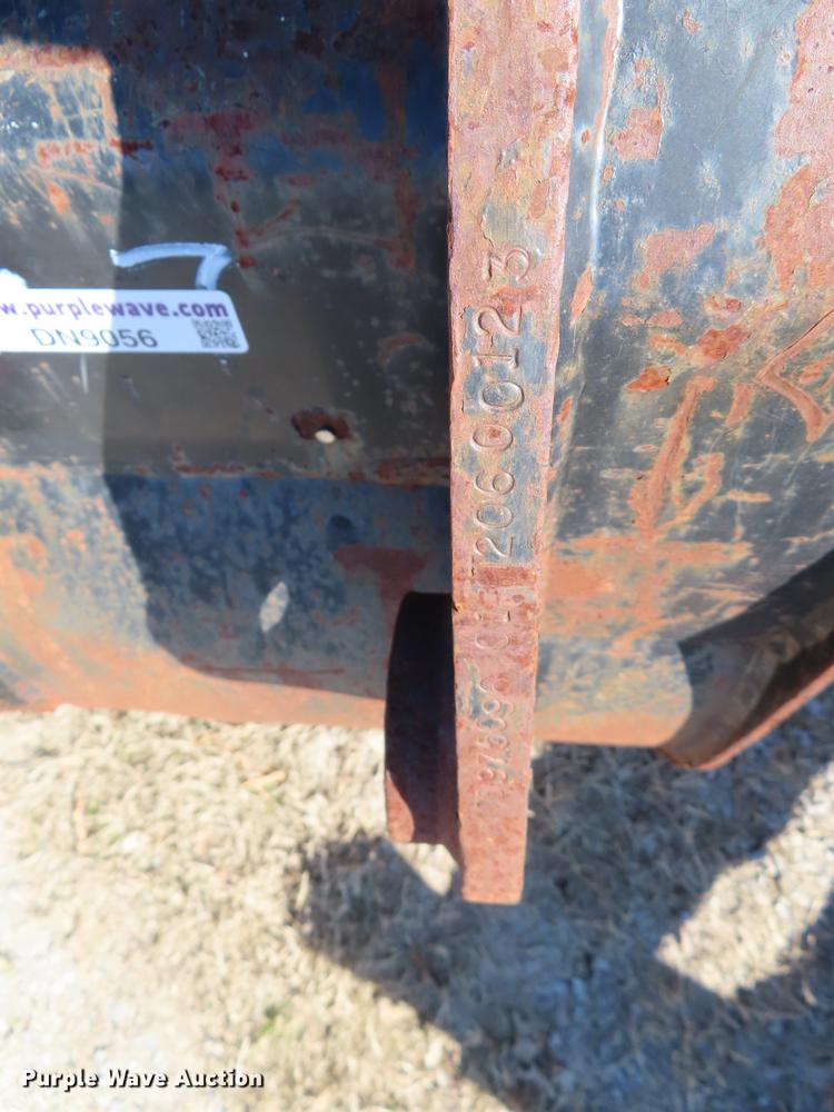 image for item DN9056 Caterpillar 22"W backhoe bucket