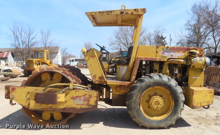 image for item DN9063 1981 Dynapac CA15PD single drum roller