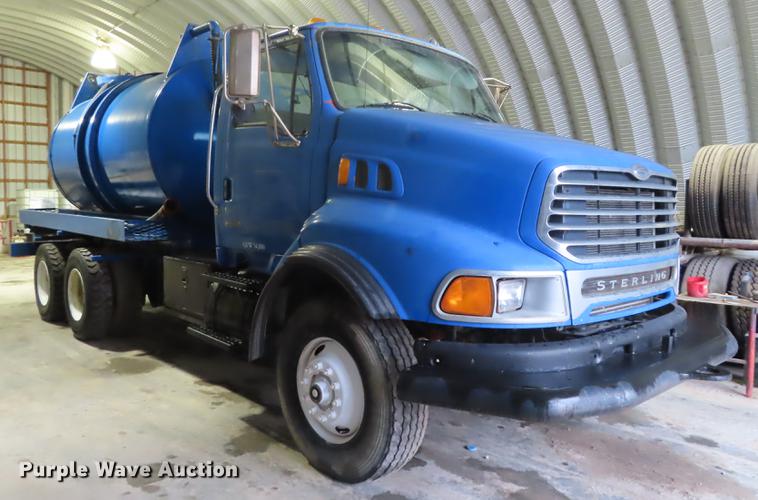 image for item DN9141 2003 Sterling L-Line vacuum truck