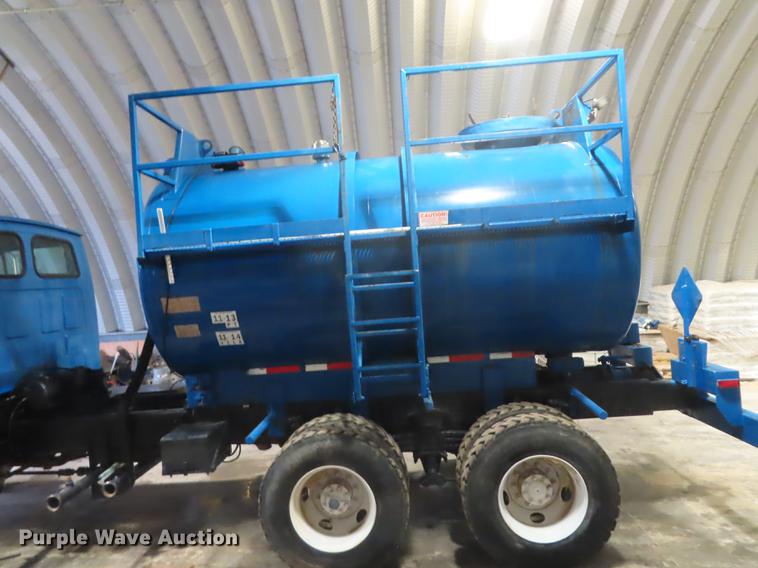 image for item DN9141 2003 Sterling L-Line vacuum truck