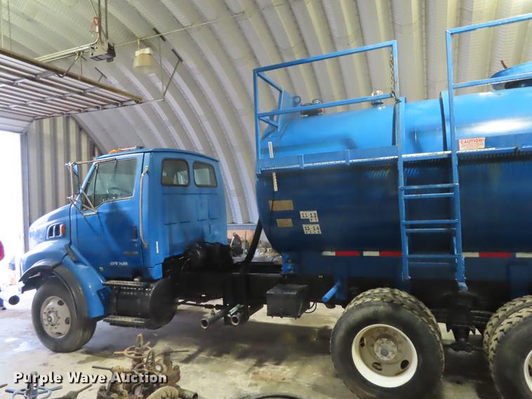 image for item DN9141 2003 Sterling L-Line vacuum truck