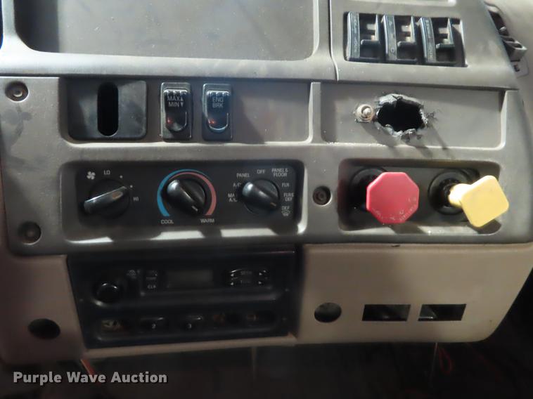 image for item DN9141 2003 Sterling L-Line vacuum truck