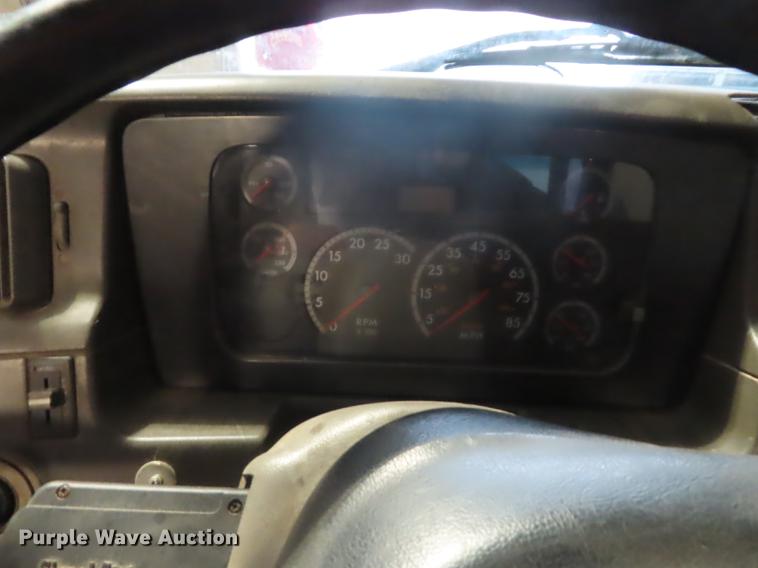 image for item DN9141 2003 Sterling L-Line vacuum truck