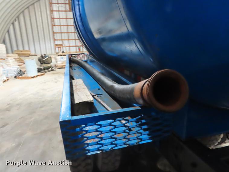 image for item DN9141 2003 Sterling L-Line vacuum truck