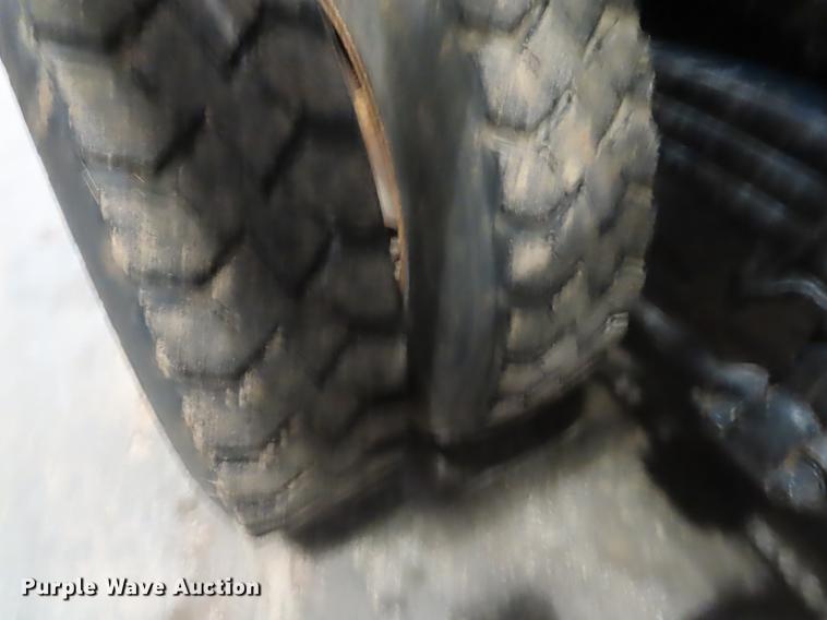 image for item DN9141 2003 Sterling L-Line vacuum truck