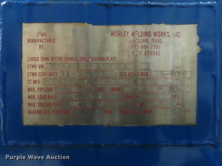 image for item DN9141 2003 Sterling L-Line vacuum truck