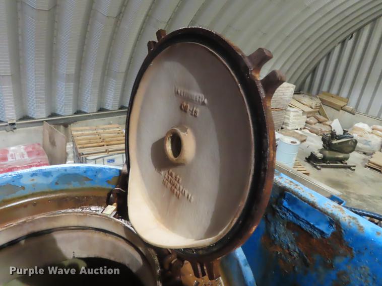 image for item DN9141 2003 Sterling L-Line vacuum truck