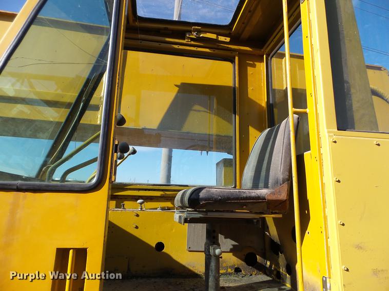 image for item DX9724 Hendrickson 30-DH crane