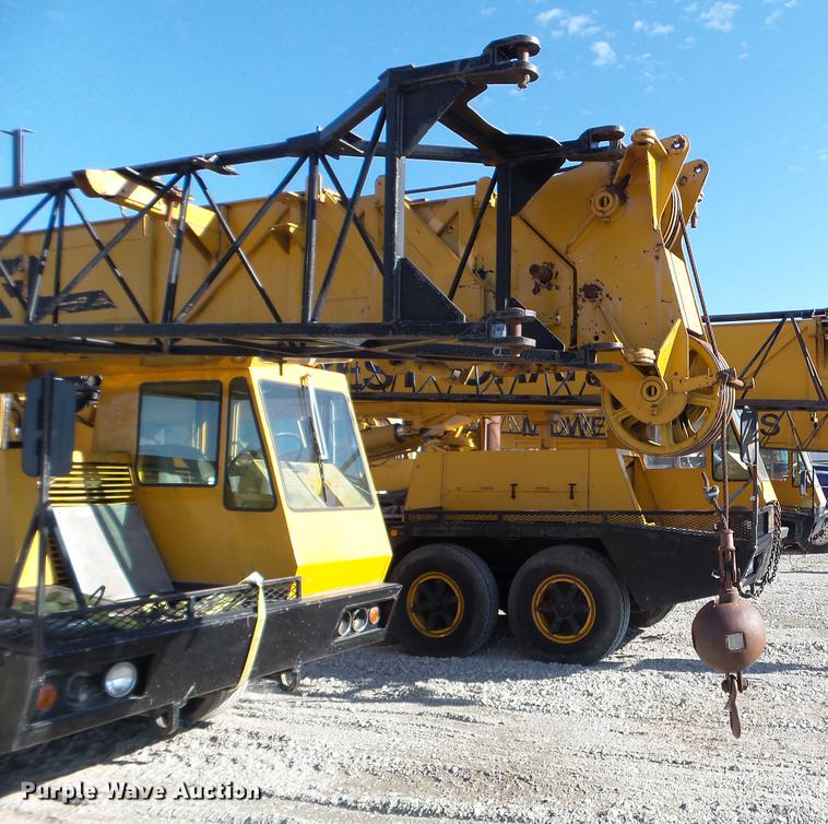 image for item DX9724 Hendrickson 30-DH crane