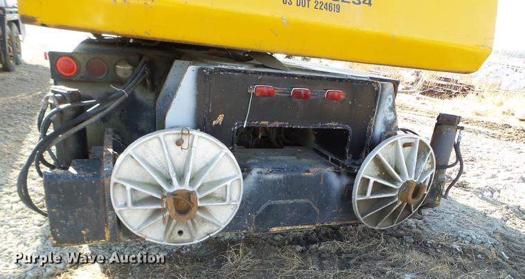 image for item DX9724 Hendrickson 30-DH crane