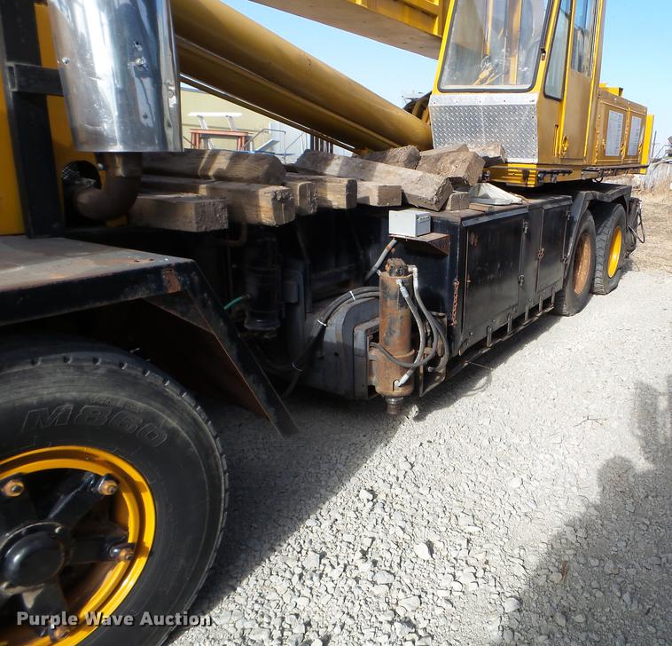 image for item DX9726 Hendrickson 30-DH crane