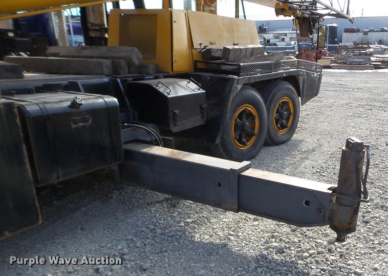 image for item DX9726 Hendrickson 30-DH crane