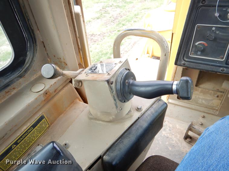 image for item DY9805 1994 Caterpillar D6H XL Series II dozer