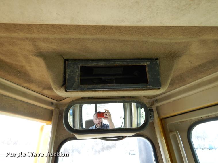 image for item DY9805 1994 Caterpillar D6H XL Series II dozer