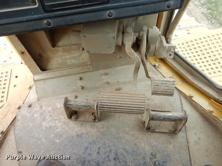 image for item DY9805 1994 Caterpillar D6H XL Series II dozer