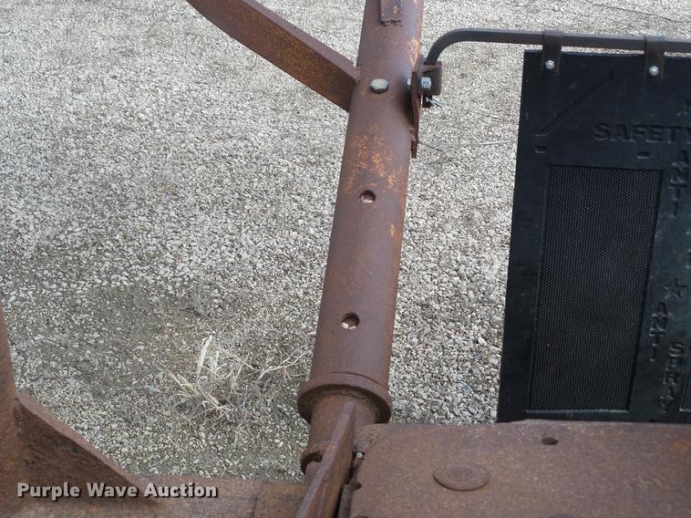 image for item EJ9027 Kolman 24X70 stacking conveyor