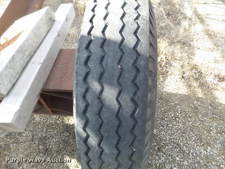 image for item EJ9027 Kolman 24X70 stacking conveyor