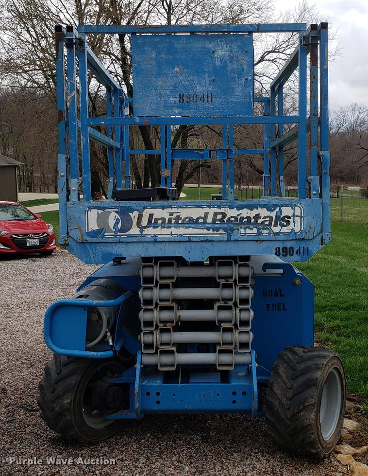 image for item EK9027 Genie GS-3268RT scissor lift