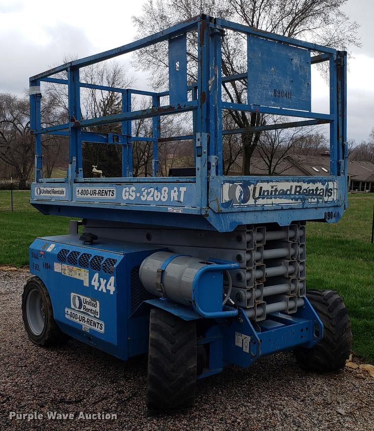image for item EK9027 Genie GS-3268RT scissor lift