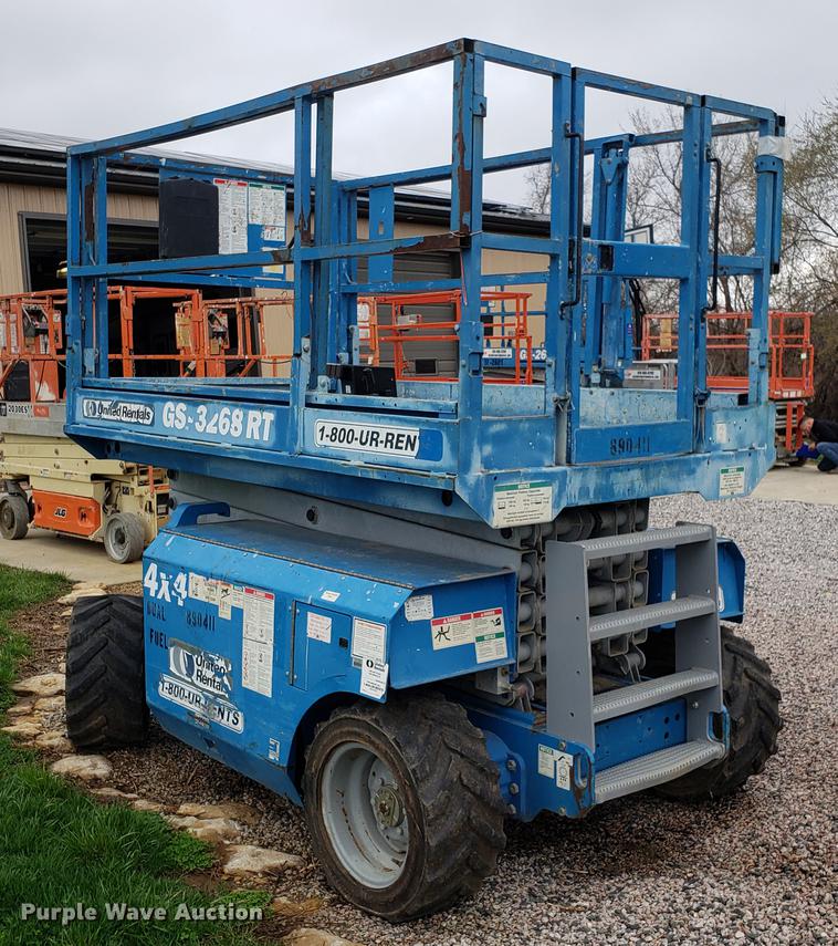 image for item EK9027 Genie GS-3268RT scissor lift