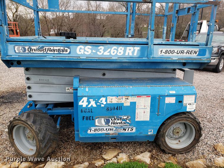 image for item EK9027 Genie GS-3268RT scissor lift