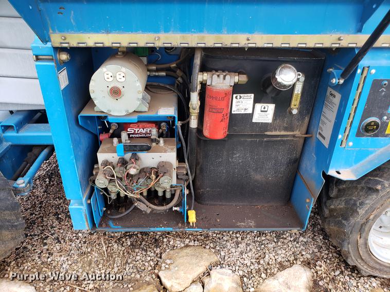 image for item EK9027 Genie GS-3268RT scissor lift