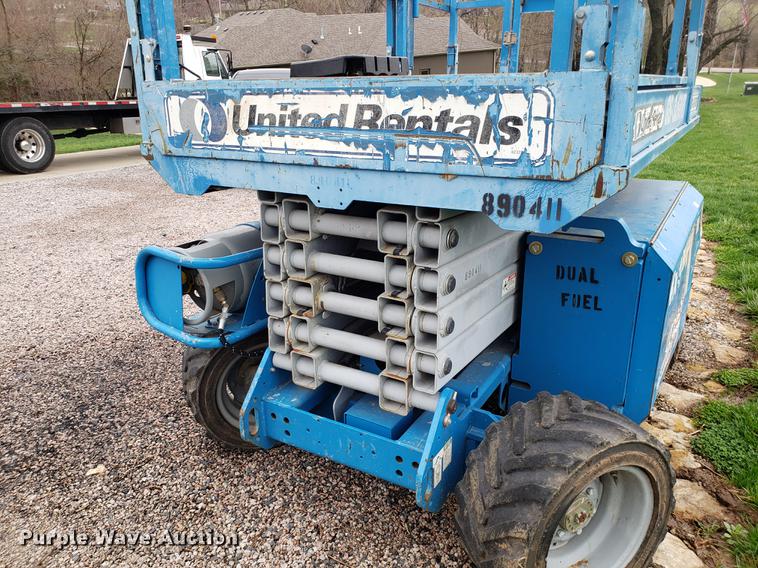 image for item EK9027 Genie GS-3268RT scissor lift